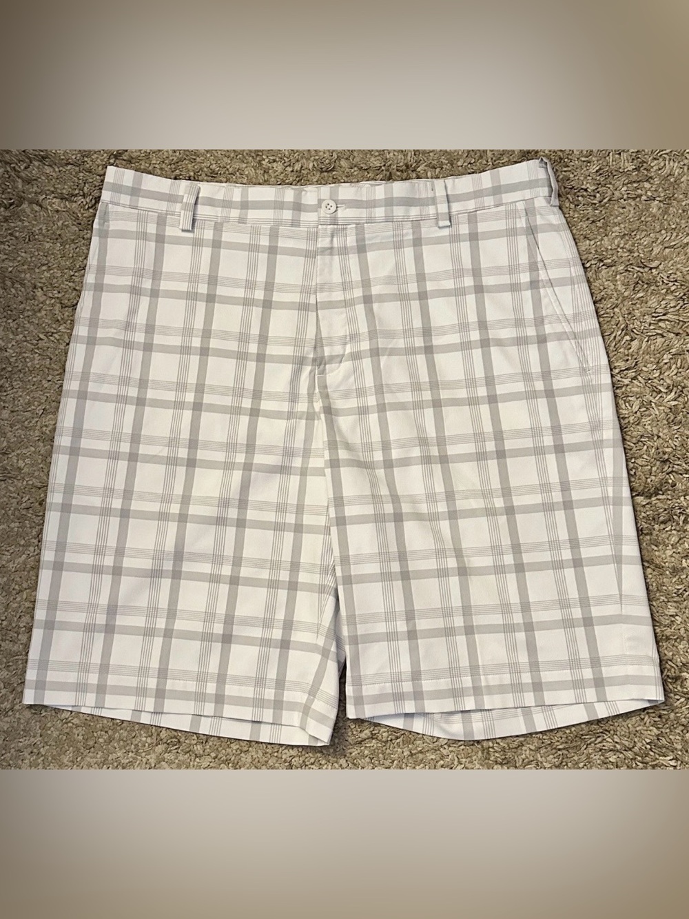 Nike Golf Men’s Size 35 Gray/White Plaid Dri-Fit Flat Front Casual Shorts